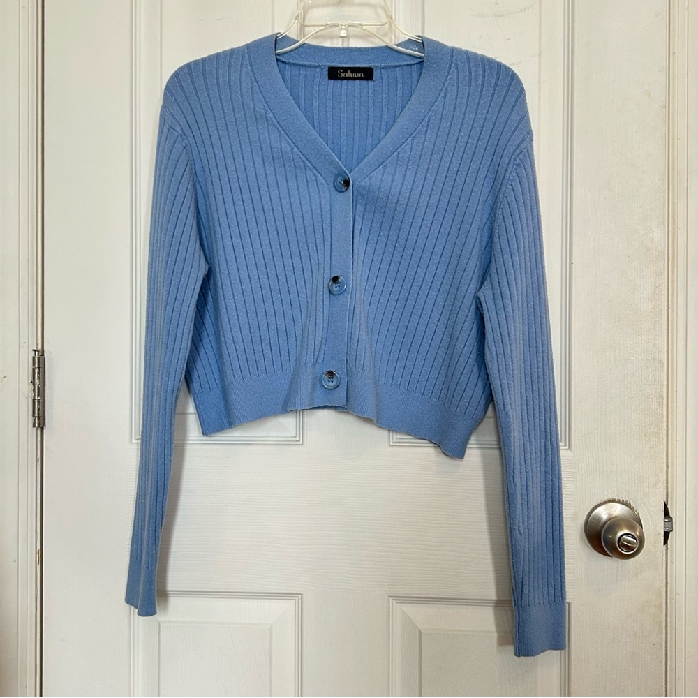 ✨ Women’s Blue Ribbed Cropped Cardigan